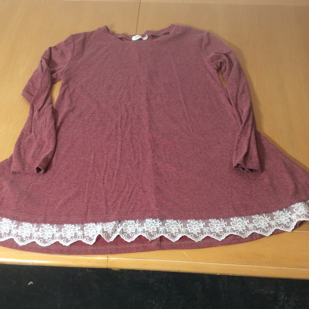 Wekili Tunic soft top with ruffles fascia
